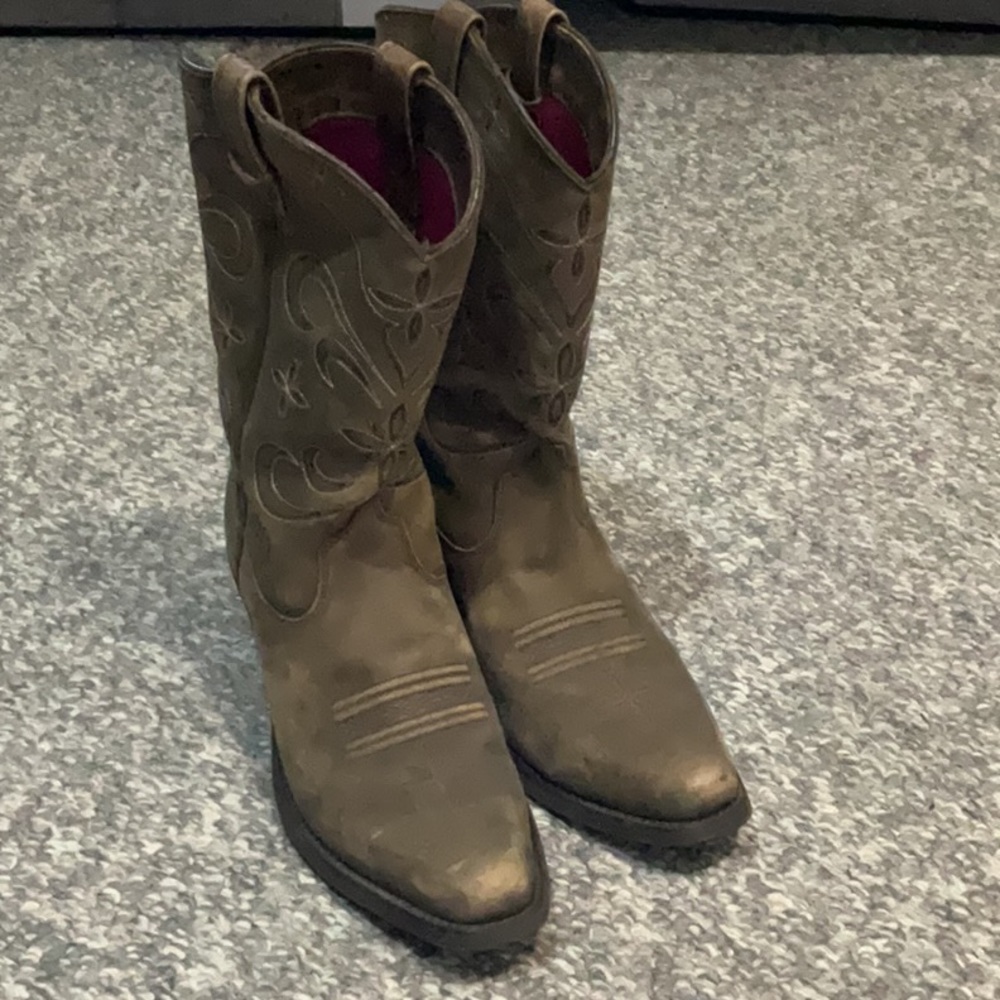 Ariat 8.5B tan boots